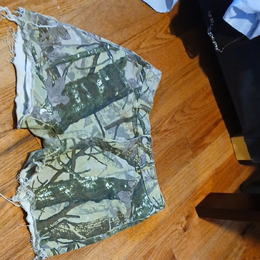 SHEIN Camouflage Patterned Shorts